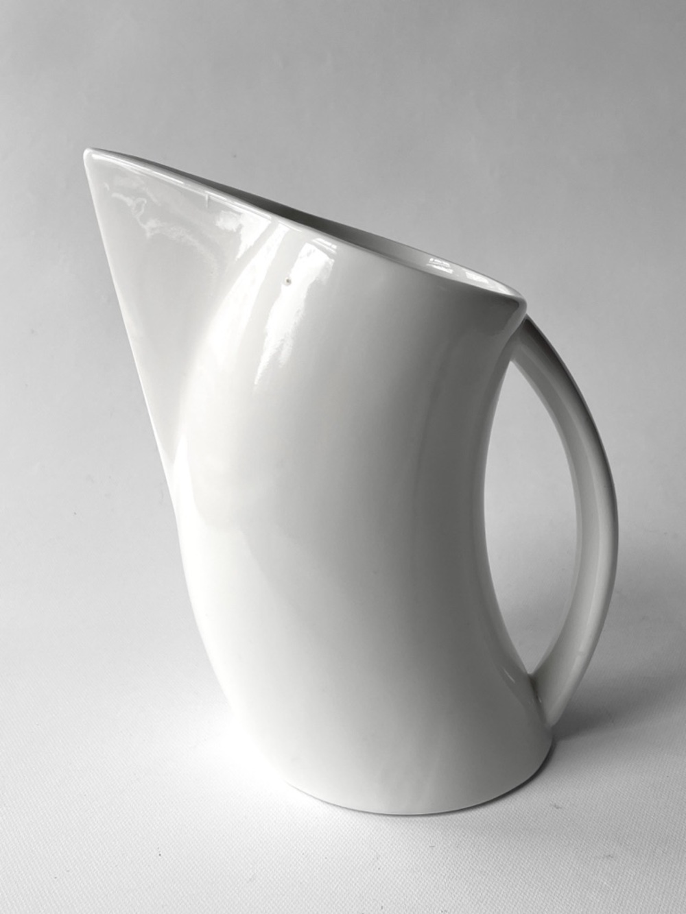 Vintage MCM Porcelain Restaurant-ware Pelican Pitcher USA AMERICAN METALCRAFT